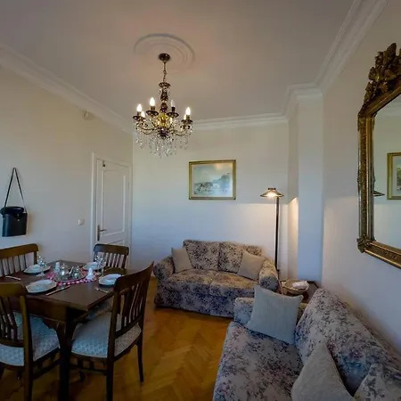 Prince Islands View Flat @hagiasophia@sultanahmet イスタンブール